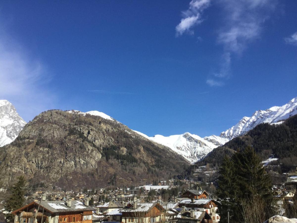 Casa Dolonne - A un passo dallo sci Courmayeur Esterno foto