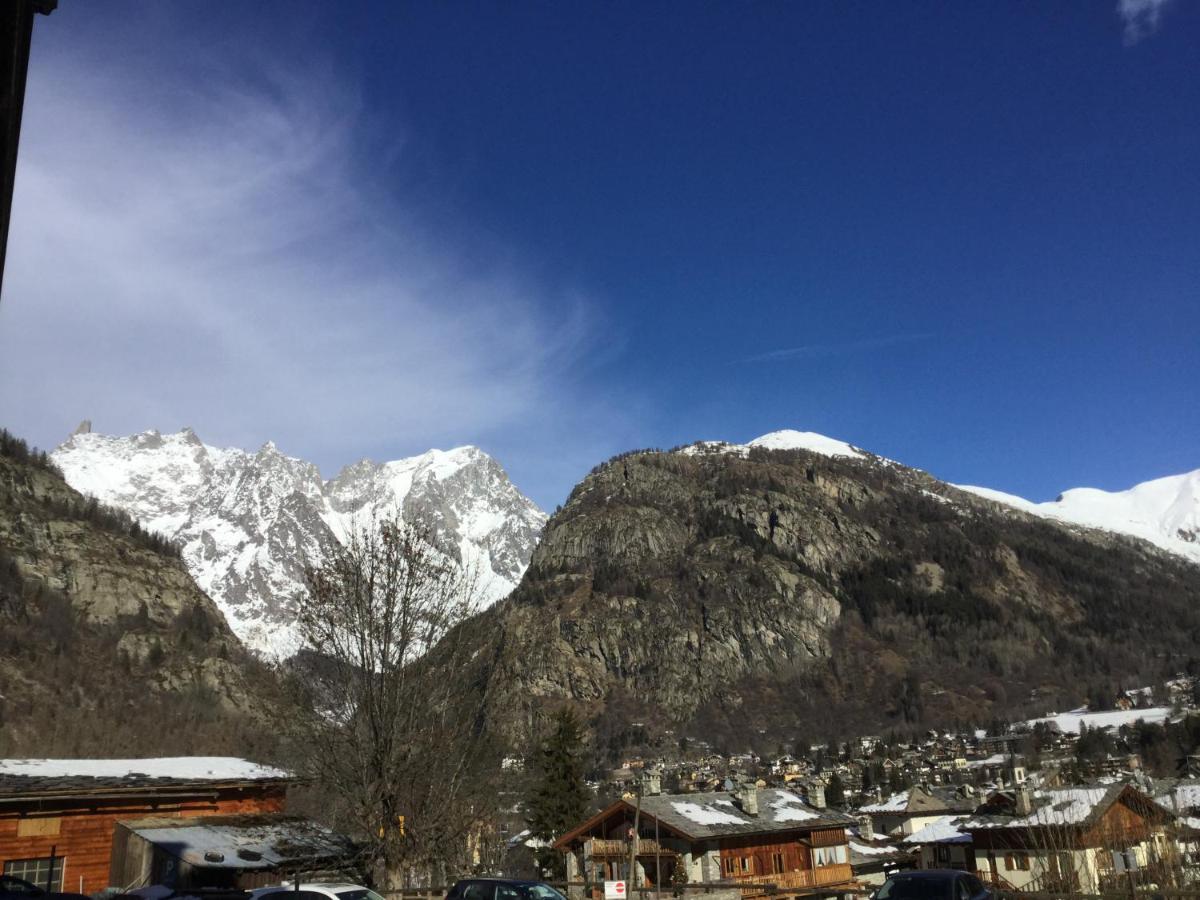 Casa Dolonne - A un passo dallo sci Courmayeur Esterno foto