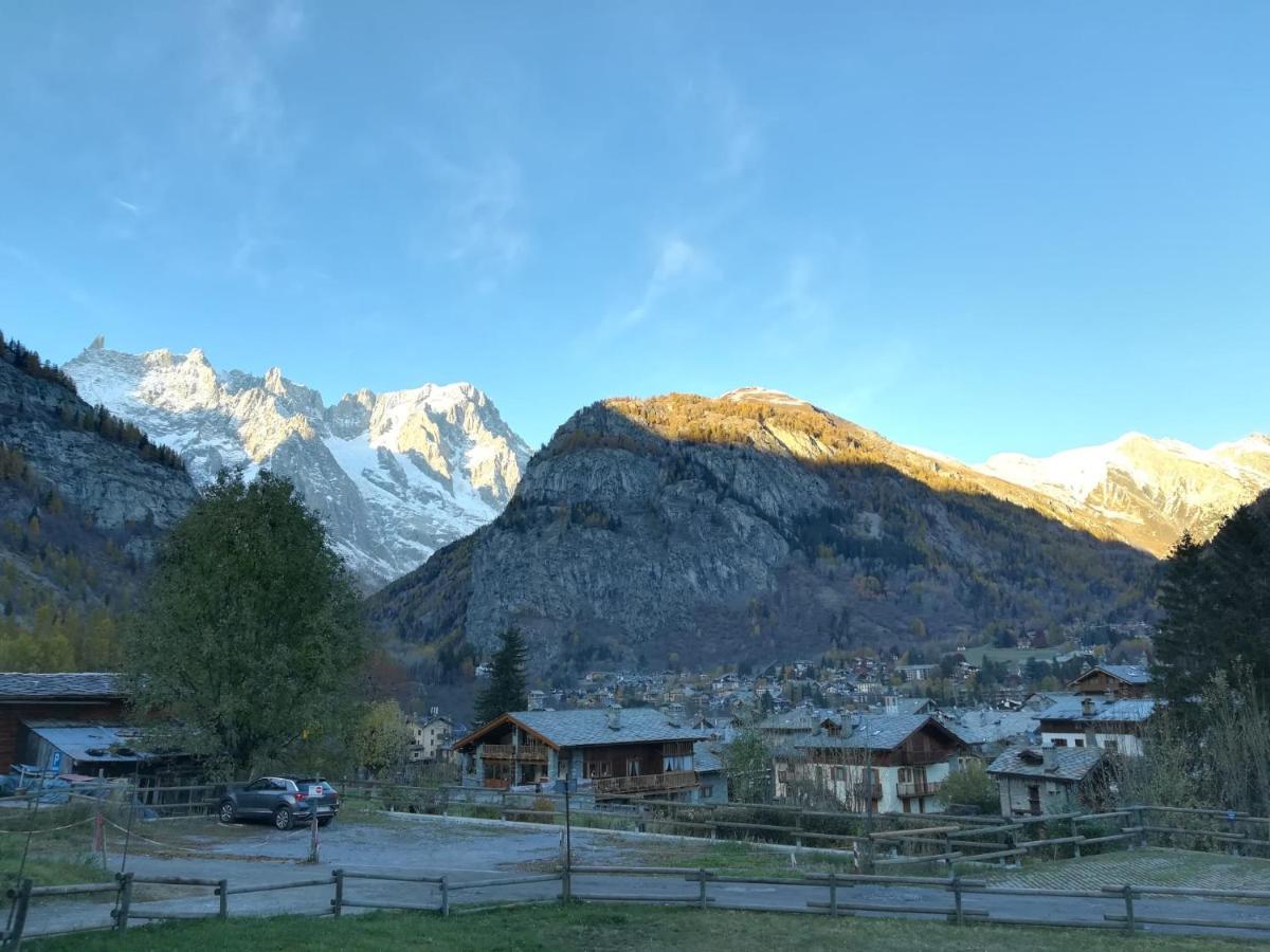 Casa Dolonne - A un passo dallo sci Courmayeur Esterno foto