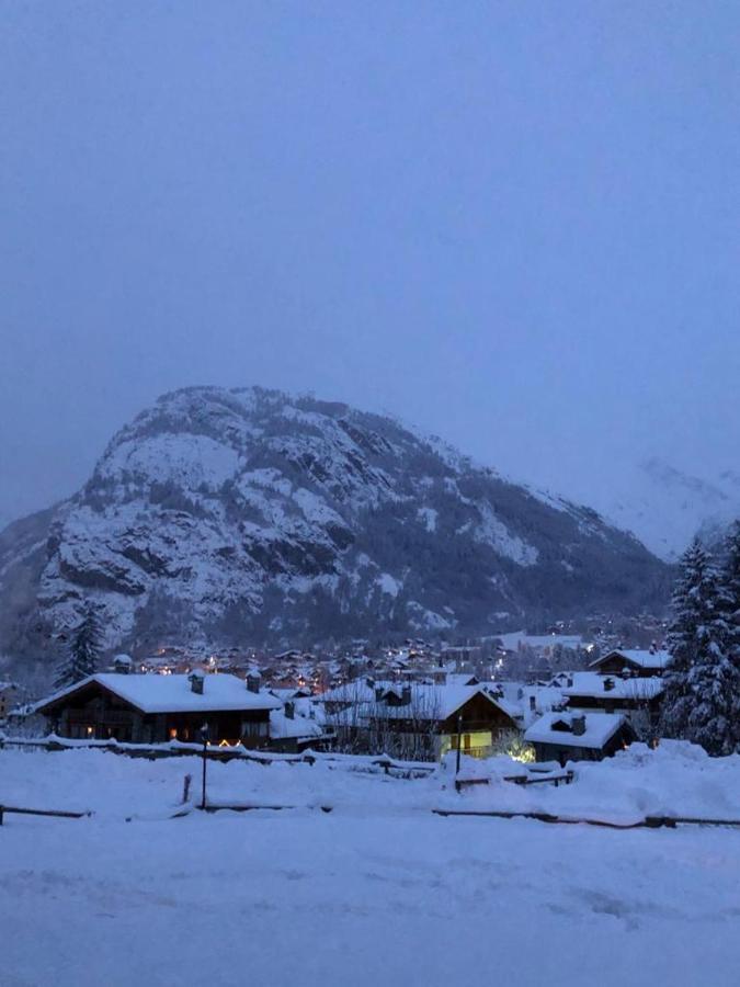 Casa Dolonne - A un passo dallo sci Courmayeur Esterno foto